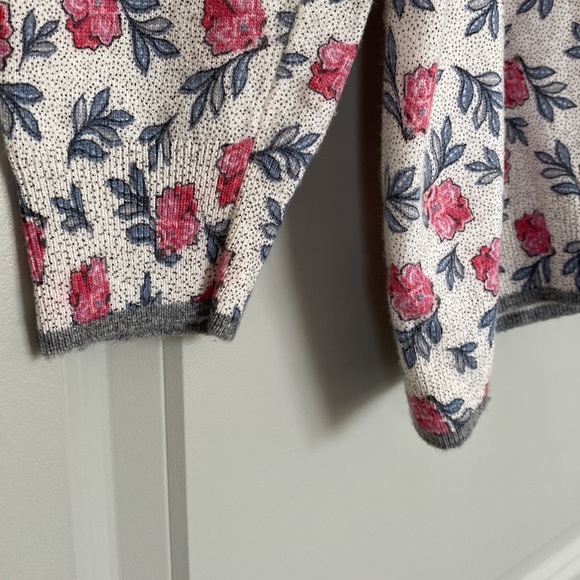 Women’s Loft Lightweight Sweater - Picture 5 of 5